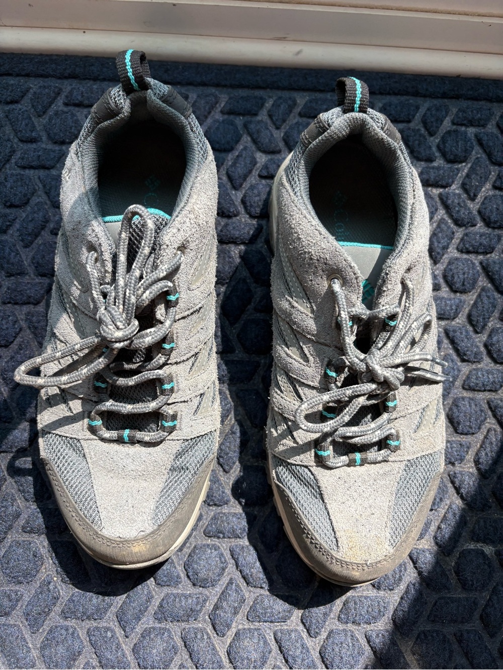 Columbia Women's Gray Sneakers with Teal Accents